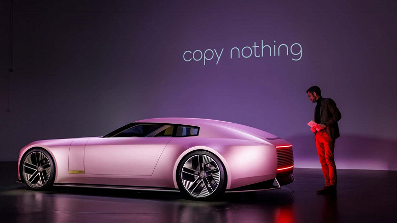 Главный дизайнер Jaguar Land Rover, создавший Land Rover Defender и новый Range Rover, был уволен через год после презентации спорного Jaguar Type 00